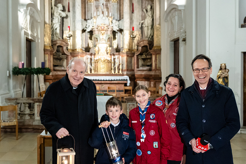 Friedenslicht in Wien angekommen / Erzdiözese Wien/ Schönlaub, Stephan Schönlaub