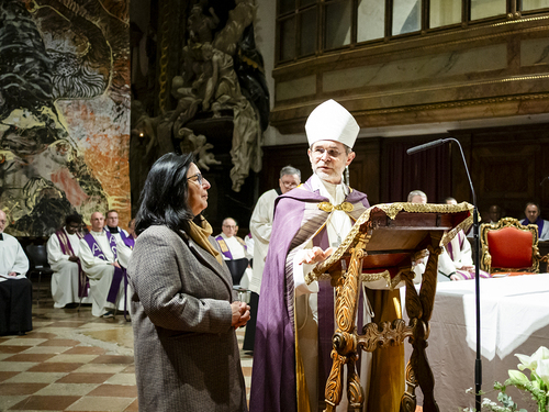 142 Jugendliche und Erwachsene auf dem Weg zur Taufe / Erzdiözese Wien/ Hafellner 142 Jugendliche und Erwachsene auf dem Weg zur Taufe
